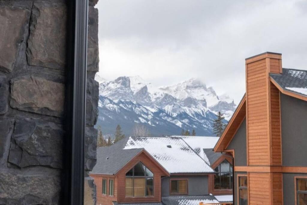 Spring Creek Luxury King One Bedroom At White Spruce Lodge Canmore Exterior foto